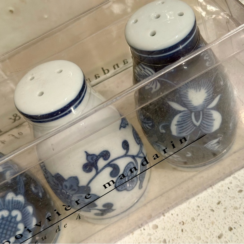 Pier 1 -Blue and White Porcelain Salt & Pepper Shaker Set (4 pcs) - Picture 4 of 7
